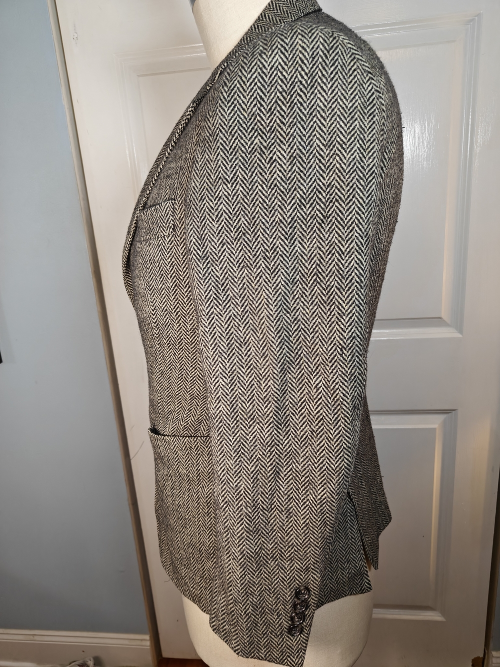 Todd Snyder Sutton Mens 38S Grey Herringbone Tweed Wool Sport Coat Blazer - Picture 3 of 15
